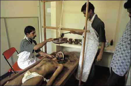 组图:神秘古老的印度按摩__图说新闻_温州网