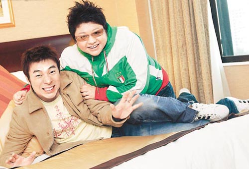 许志安“床战”韩红 开玩笑兴奋讲安全套(图)