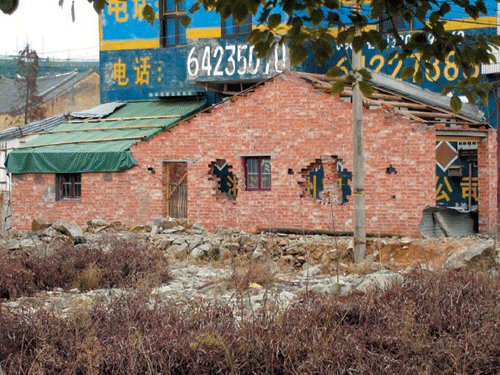 代表在线报道引各方重视 万全家具基地困境突