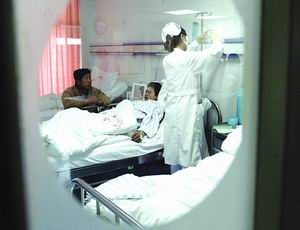 北京海淀工地工棚坍塌3人死亡16人受伤(图)