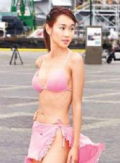 杨思琦拋胸卖肉移花接木 否认其离队事件(图)