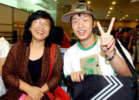  杜海涛 携 母亲 参赛