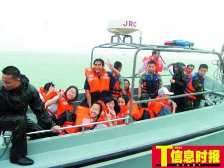 两艘客轮在珠海海域相撞其中一艘沉没(组图)