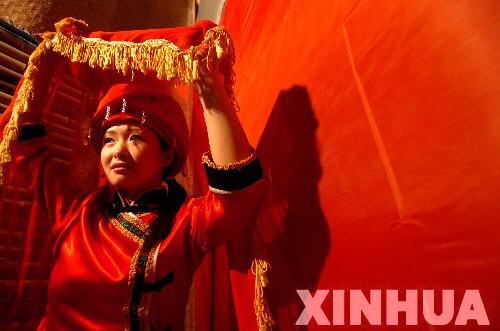 组图:哭嫁,演绎着土家新娘喜与悲