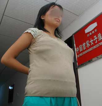 17岁少女怀孕 男友要孩子不要孩子他妈(图)
