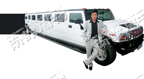 杨子凭什么爱黄圣依? 前有玫瑰后有坦克(组图