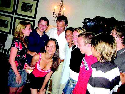 布莱尔<em>海岛</em>度假偷窥妙龄<em>少女</em>性感部位(图)__社