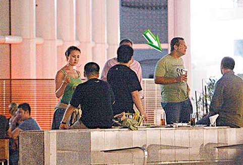 水桶腰厚肉背 待嫁李玟发福后身材全走样(图)
