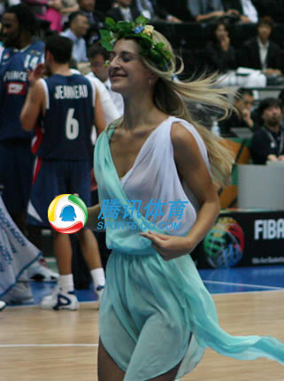 拉拉队<em>美女裙底</em>无限风光轻盈带丝撩人心(组图