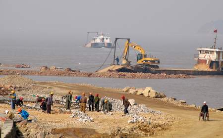 向东海要土地向土地要效益 温州围垦造地推经济