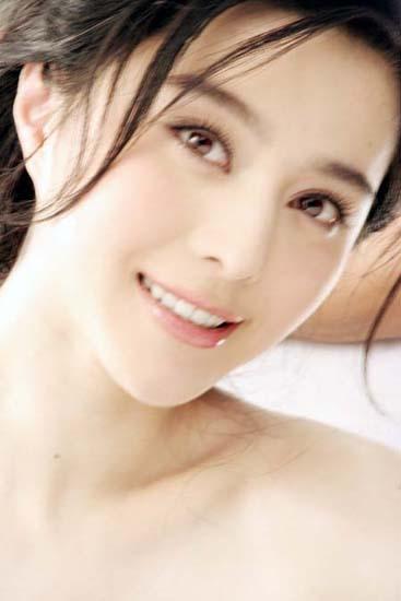 组图:范冰冰享受沐浴时光 水气弥漫沉醉朦胧