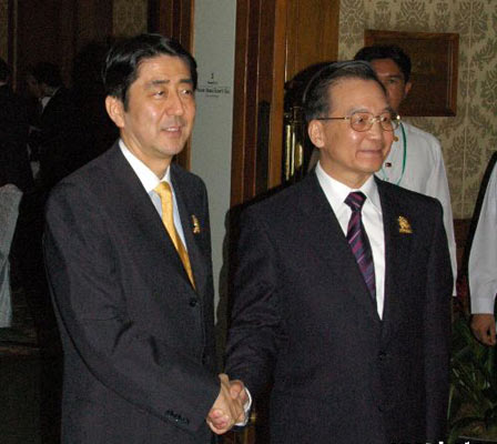 温家宝接受安倍今年春季访问日本邀请