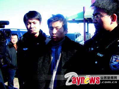 歹徒咬下少女乳头案续:疑犯被警方抓获(图)