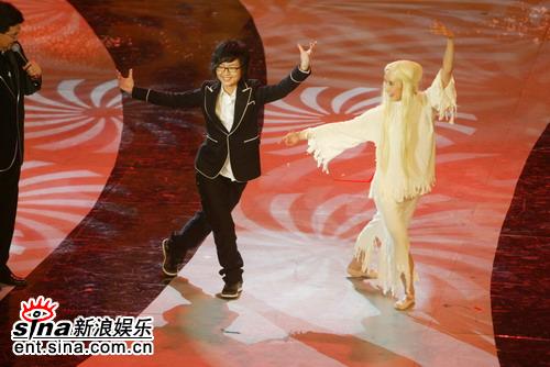 周笔畅欲参战舞林唱《白毛女》跳芭蕾舞(组图)