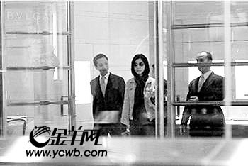 蒙嘉慧购下五万多元情侣表赠情郎