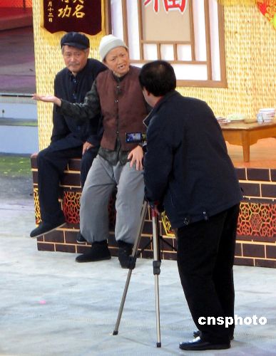 继续为春晚找碴:宋祖英“假唱” 赵本山说谎