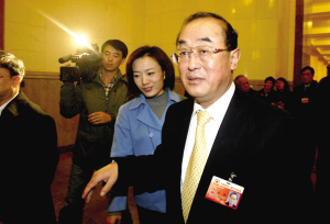 卫生部长高强称新医改方案今年一定出台