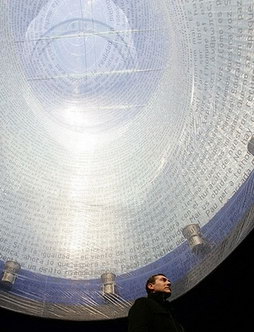 西班牙建玻璃纪念碑铭记311爆炸死难者(组图)