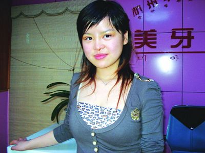 人造李湘术后首露脸 欲放弃手术被经纪人否决