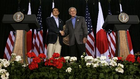 安倍晋三和布什举行首脑会谈(图)