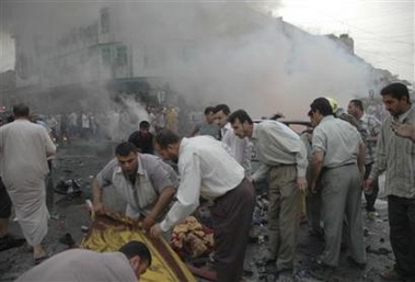 伊拉克圣城卡尔巴拉发生爆炸47人死亡(组图)