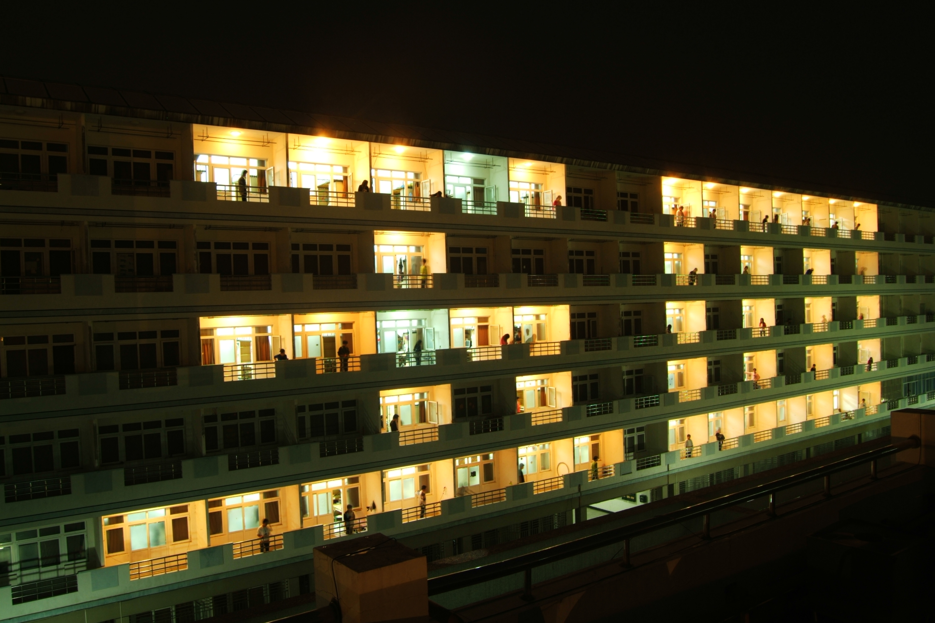 图为:温州职业技术学院学生公寓楼楼呈现出5