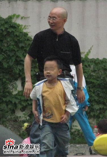 独家：邻居曝出惊天猛料陈坤五年前已为人父？
