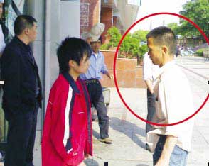 民间反扒高手涉嫌敲诈小偷被逮捕(图)