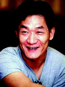 谢东吸毒被抓 承认近一年来都从别人处拿货(图)