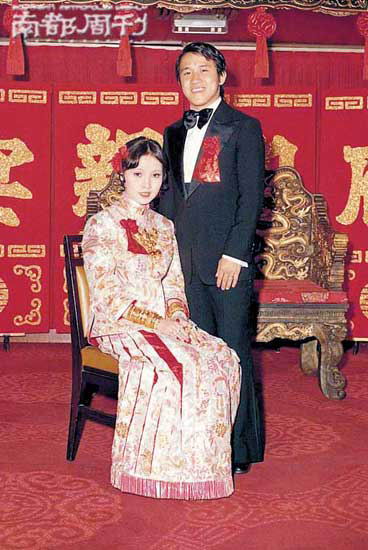 当年18岁宝妈王美华嫁给曾志伟