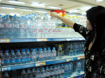 依云矿泉水价格