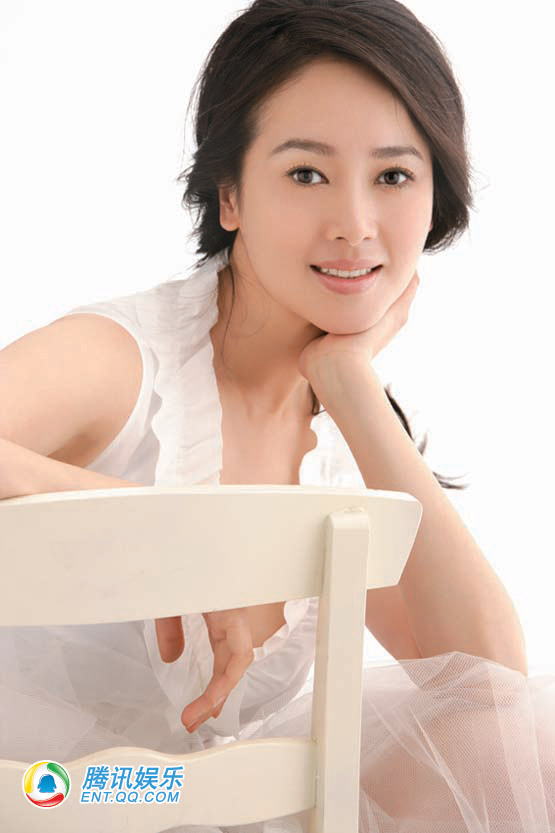 组图:左小青最新写真曝光 白裙摇曳高贵温婉