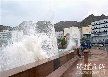 阿拉伯半岛遭60年罕见飓风原油价格可能上涨
