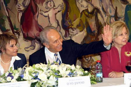以色列政界元老佩雷斯当选总统(视频)
