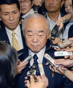 日本防卫大臣久间章生因原子弹言论辞职(图)