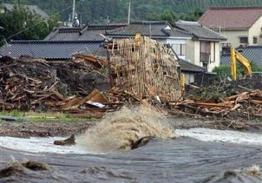 台风万宜袭击日本致5人死亡80余人受伤(图)