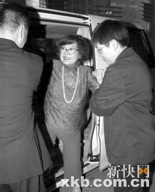 肥肥化疗脱发严重定时打止痛针腹胀明显加剧