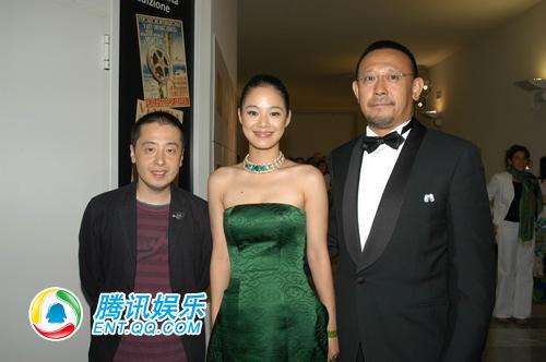 张艺谋观《太阳》拍掌五分钟 金狮大导演贾樟柯热捧房祖名