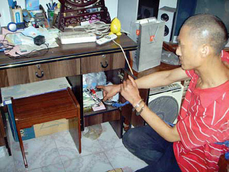 疑犯指认作案现场