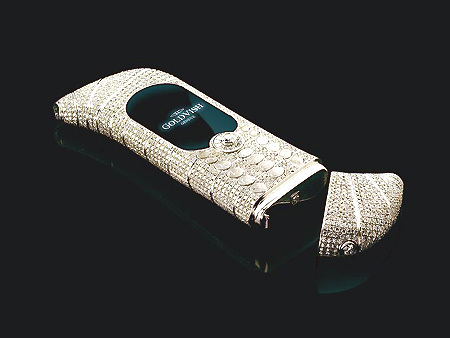 100万美元天价手机登场 形似牛角全球发售3部