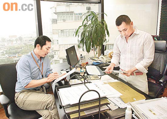 颜福伟涉非礼被捕带醉乘的士摸男司机下体(图)