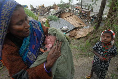 孟加拉国遭遇风暴袭击150人死亡(组图)