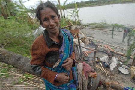 孟加拉国遭遇风暴袭击150人死亡(组图)