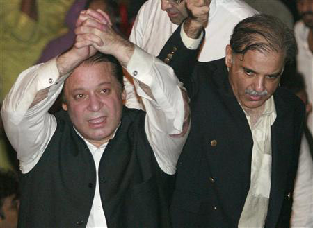 巴基斯坦前总理谢里夫回国结束流亡生涯