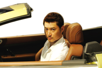 迪拜人均月收入_男性月收入(2)