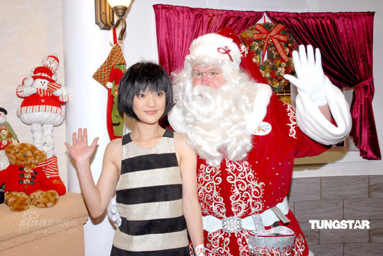 组图: 周迅 盼望圣诞下雪  金马奖 看好《色,戒》_