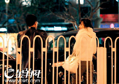 戏里老婆成了戏外情人 黄晓明神秘女友曝光(图)