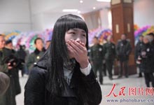 乌鲁木齐市民悼念殉职消防官兵