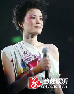王菲获经纪人陈家瑛初允将亮相央视晚会(图)