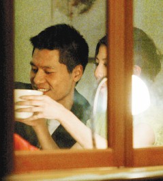 许茹芸深夜陪男友吃宵夜小别胜新婚秀恩爱(图)
